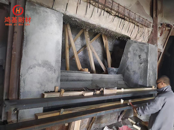 青海熔鋁爐施工