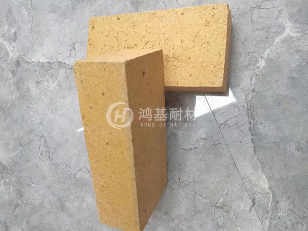 三級高鋁磚(56%含量3.8kg) 三級高鋁磚(56%含量3.8kg)