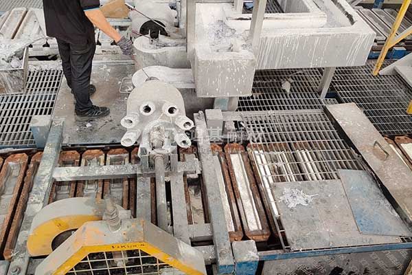 環保廢鋁熔煉爐鋁錠生產線